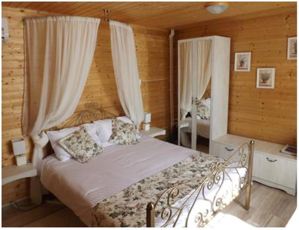 Pensiunea Pentru Tine Prietene Arcani Habitación foto